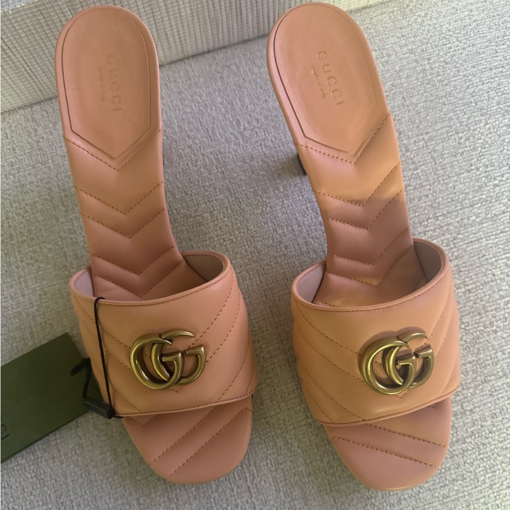 Gucci shoes brand new with tags.